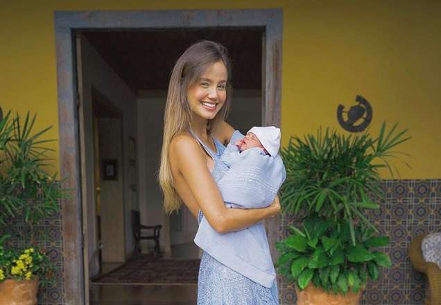 Biah Rodrigues desabafa após críticas de que teria colocado filho em risco