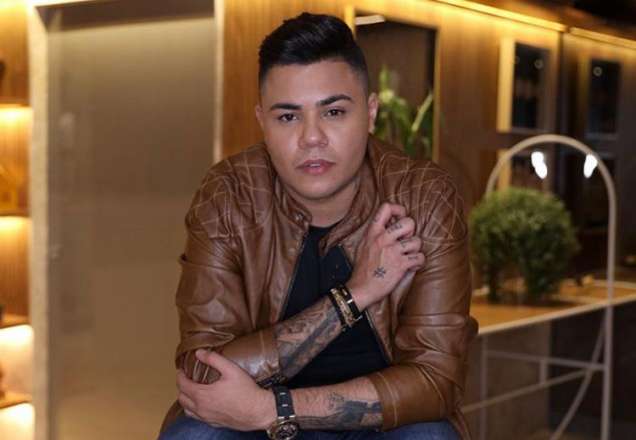 Felipe Araújo fala sobre polêmica pensão do filho: "Pago até mais"