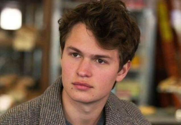 Ansel Engort, ator do filme "A Culpa é Das Estrelas" é acusado de estupro