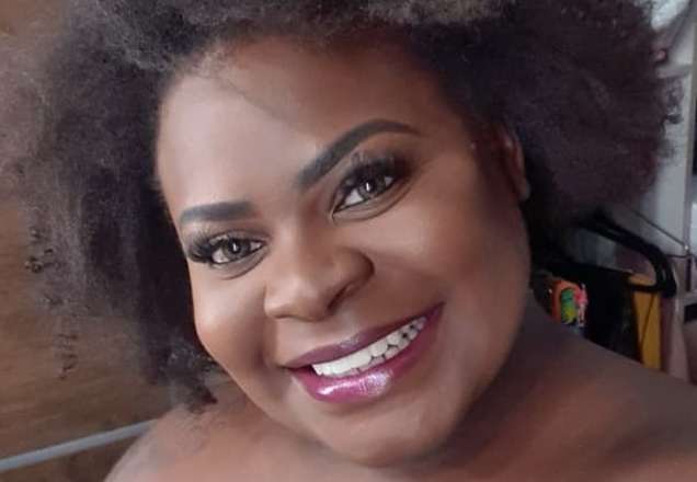 Jojo Todynho posa com biquíni fio dental e fãs comentam