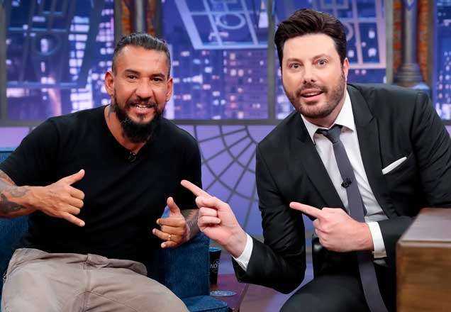 Rodolfo Abrantes é o convidado de Danilo Gentili no The Noite desta terça
