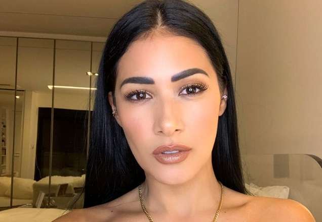 Simaria deixa seguidores babando com pernas perfeitas