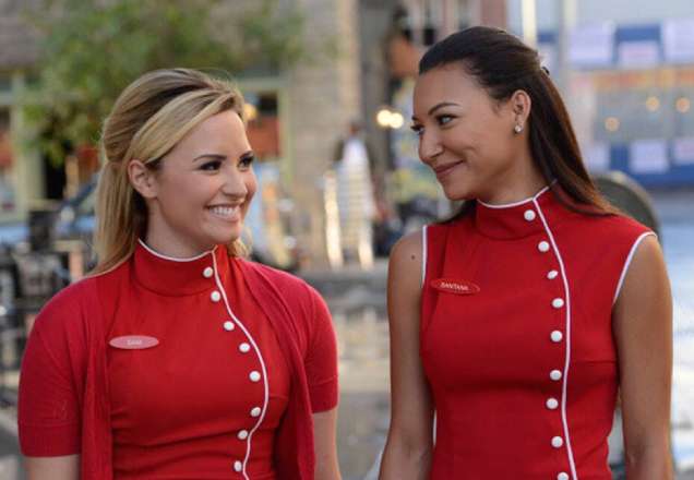 Demi Lovato pede orações após desaparecimento de Naya Riviera