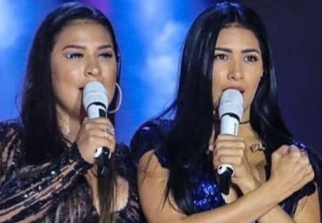 Ao lado da mãe, Simone e Simaria mostram antes e depois: "O tempo voa"