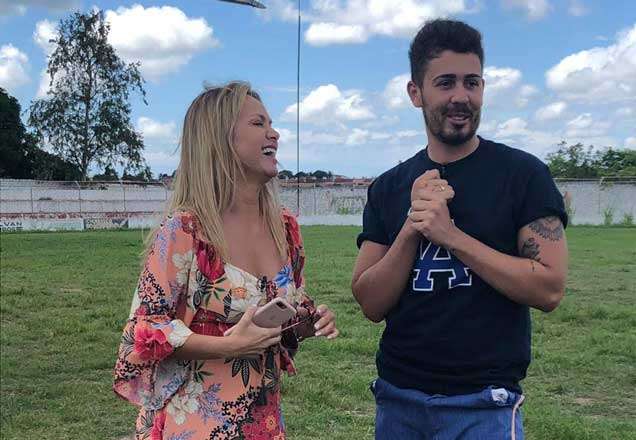 Carlinhos Maia conta como conheceu Simone, da dupla com Simaria