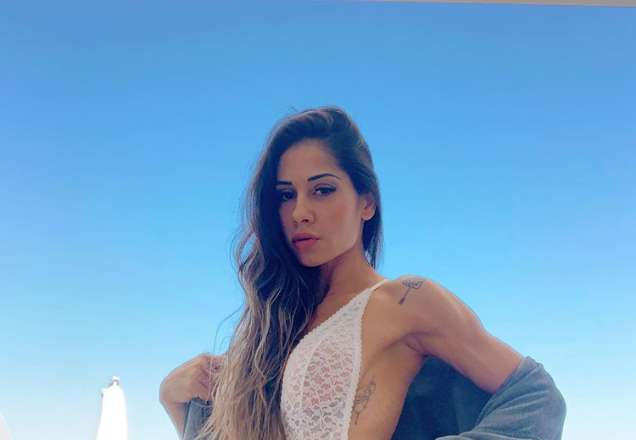 Após separação, Mayra Cardi surpreende e posta foto com o filho de 20 anos
