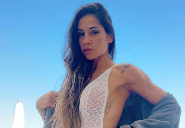 Mayra Cardi diz que vai alterar tatuagem com nome de Arthur Aguiar