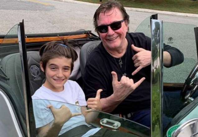 Fábio Junior visita filho após ex-mulher alegar ausência