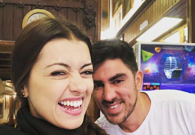Patrícia Cardoso, esposa de Marcelo Adnet, exibe barriguinha da primeira gestação