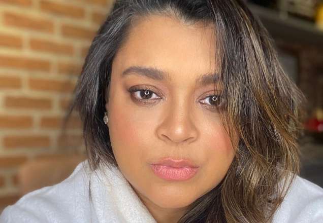 Com cabelo cor-de-rosa, Preta Gil desabafa sobre envelhecimento