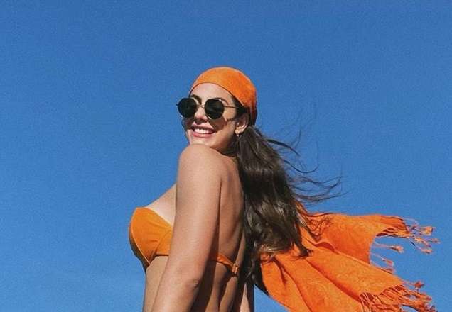 Mari Gonzalez posa de biquíni e surpreende com bumbum perfeito