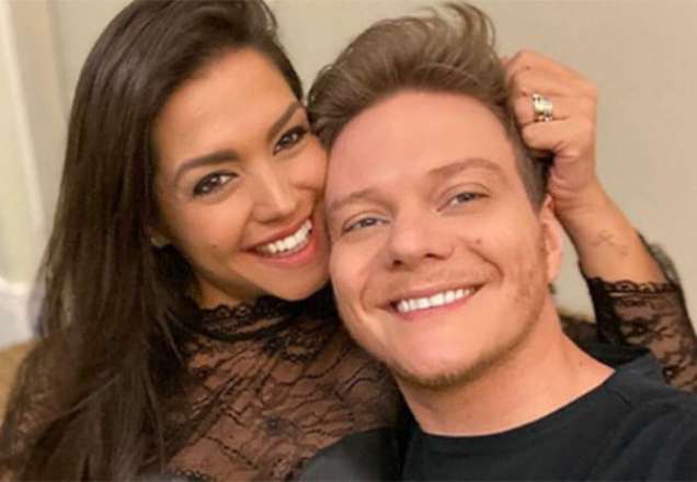 Thais Fersoza corta cabelo de Michel Teló: "Acho justo ele aprender a fazer unha"