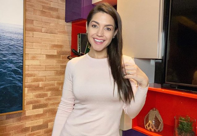 Thais Fersoza encanta ao posar grávida nas redes sociais