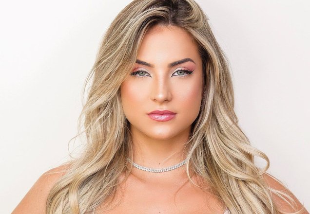 Gabi Martins ganha presente inusitado e dispara: "Não estou grávida"
