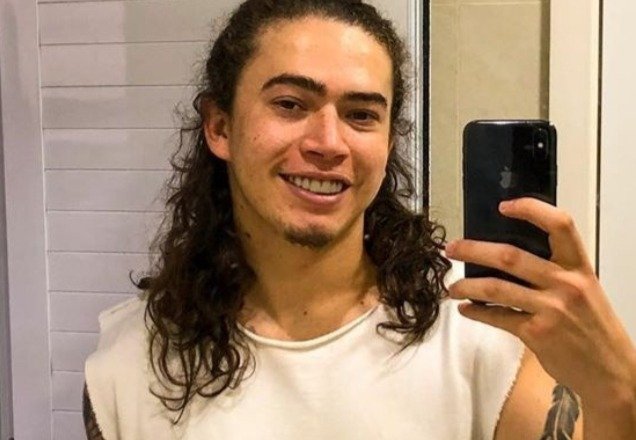 Whindersson sensualiza em fotos, recebe elogios e compartilha imagem inusitada