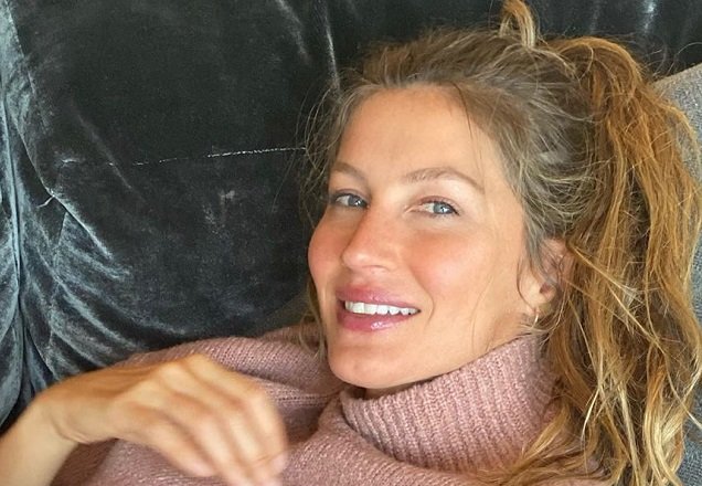 Gisele Bündchen exibe beleza natural e conta segredo para se sentir bem