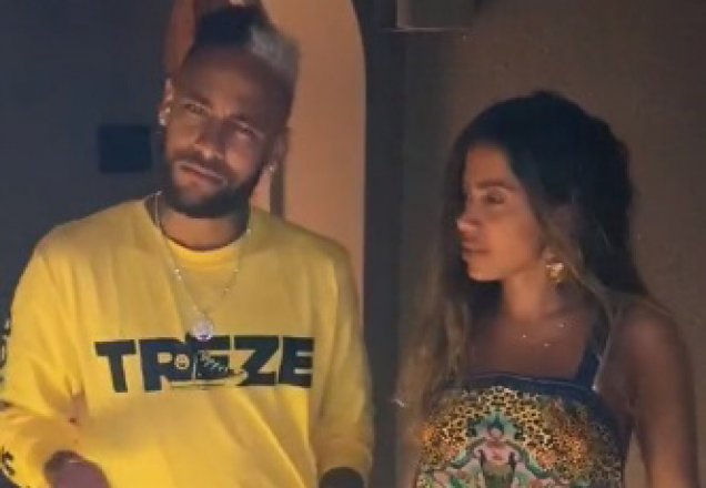 Anitta e Neymar se encontram na Espanha e gravam vídeo no TikTok
