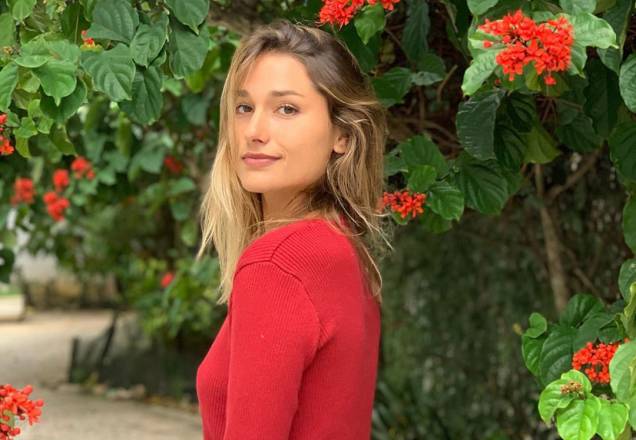 Sasha Meneghel posta clique romântico com o namorado: "Tão bom te amar"