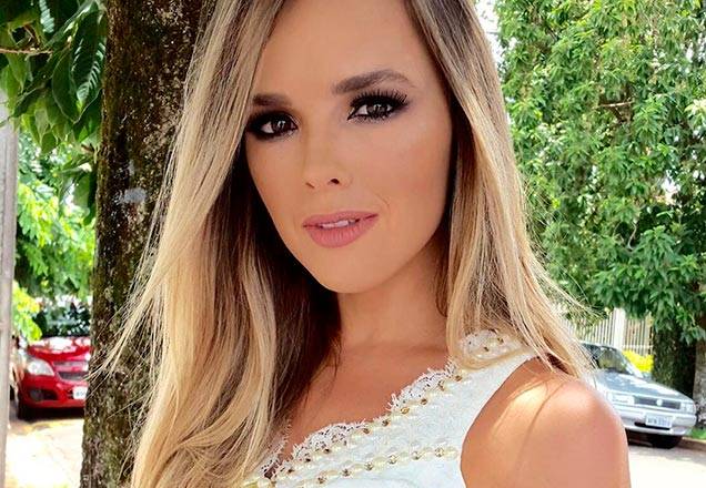 Thaeme posta clique fofo da filha vestida de ursinho e encanta seguidores