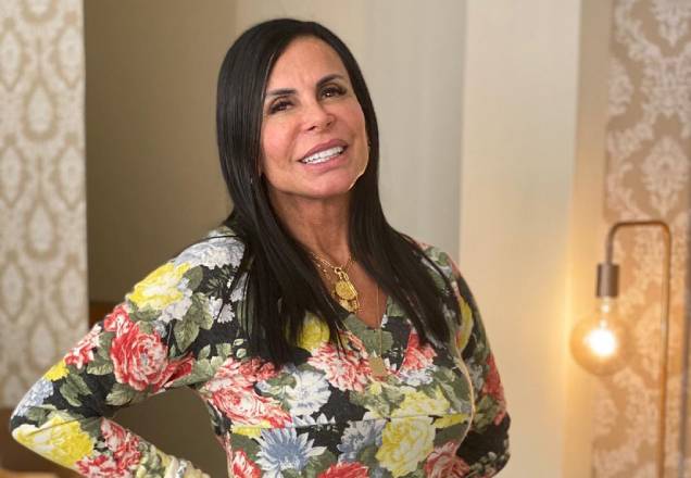Com festa para 100 pessoas, Gretchen rebate críticas sobre seu 18º casamento