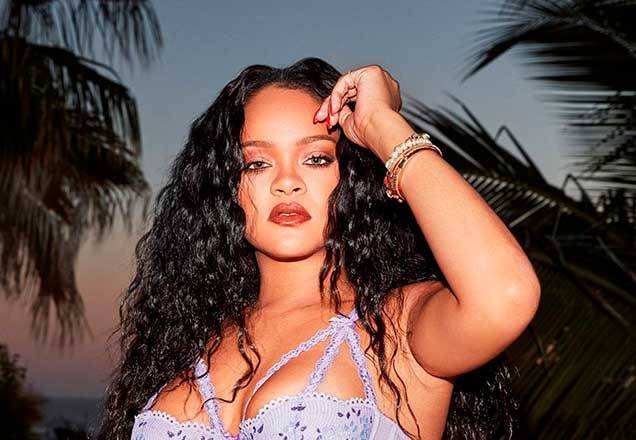 Rihanna sofre acidente e é socorrida com machucados no rosto