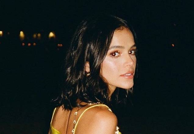 Bruna Marquezine exibe fios curtos e dispara: "Quero acabar logo"