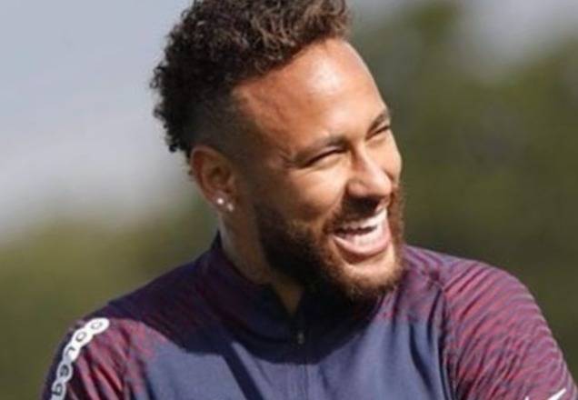 Neymar anuncia que está curado da Covid-19: "O pai tá on"