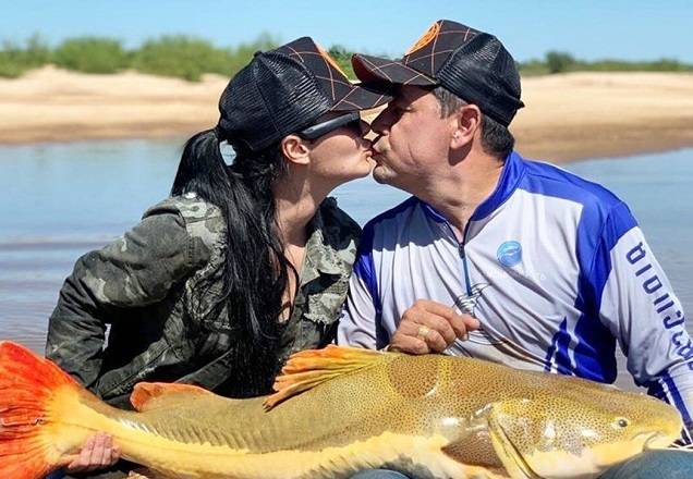 Maraisa compartilha momento romântico com o namorado e celebra amor