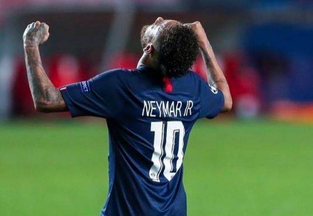 Torcedores fazem "blitz" em post de jogador acusado por Neymar