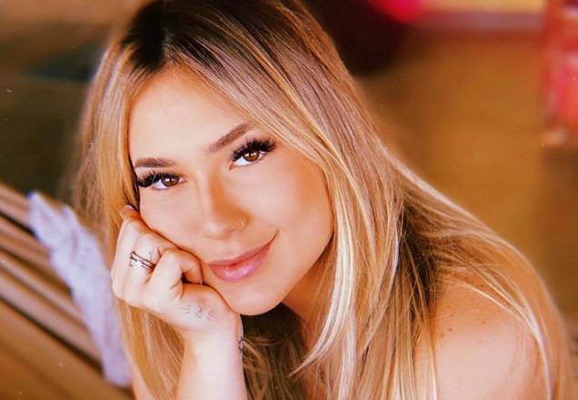 De biquíni, Virgínia Fonseca ostenta corpaço: "Domingão delícia"