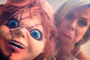 Medo: Eliana posta foto com boneco do Chucky