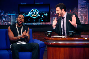 ´As mulheres mais bonitas do mundo estão aqui´, diz Jason Derulo no The Noite