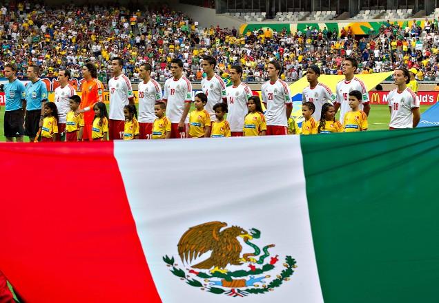 Seleção mexicana no duelo contra o Japão, realizado em 2013 | Foto: Divulgação/Twitter México