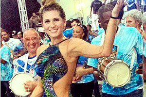 Lívia Andrade malha, come bolo e samba
