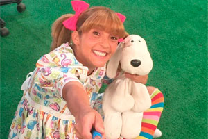 Nina ganha roupa nova na temporada 2015 de A Praça É Nossa