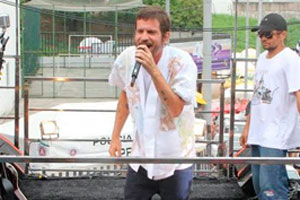 Saulo Fernandes se apresenta no circuito Campo Grande