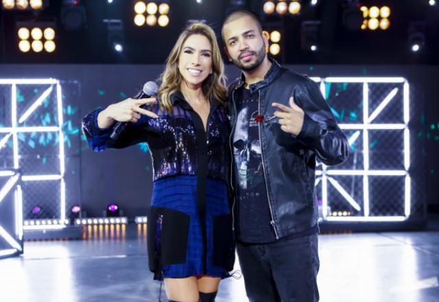 Projota e Patricia Abravanel abraçados