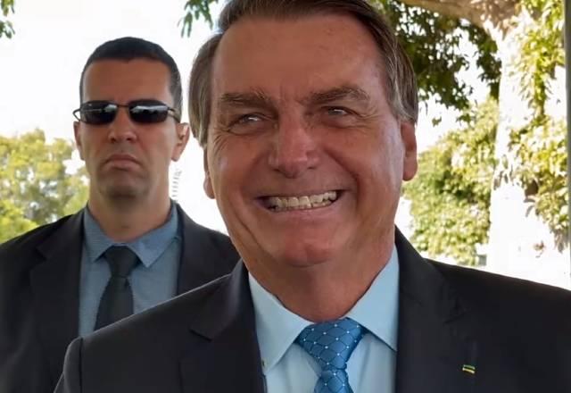 Jair Bolsonaro pediu cópia do livro Kid Preto para ajudantes de ordens -  SBT News