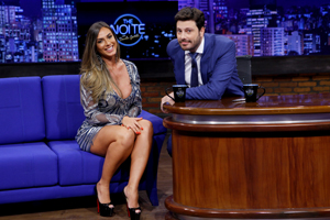 Danilo Gentili entrevista Nicole Bahls nesta quarta