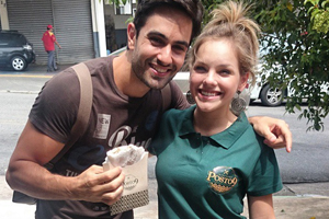 Atriz de Chiquititas trabalha em food truck nas horas vagas