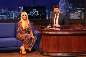 Danilo Gentili recebe Mari Alexandre e Monique Evans no The Noite