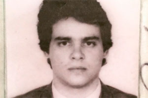 Celso Portiolli mostra imagem antiga de seu RG