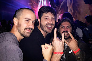 Danilo Gentili curte show de Rock em São Paulo