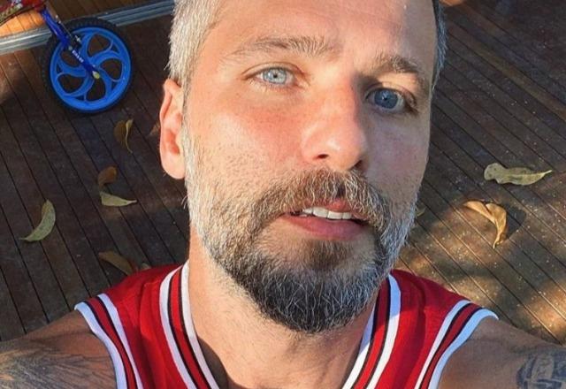 Bruno Gagliasso posa para foto (Reprodução/Instagram)