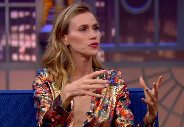 Renata Kuerten no The Noite
