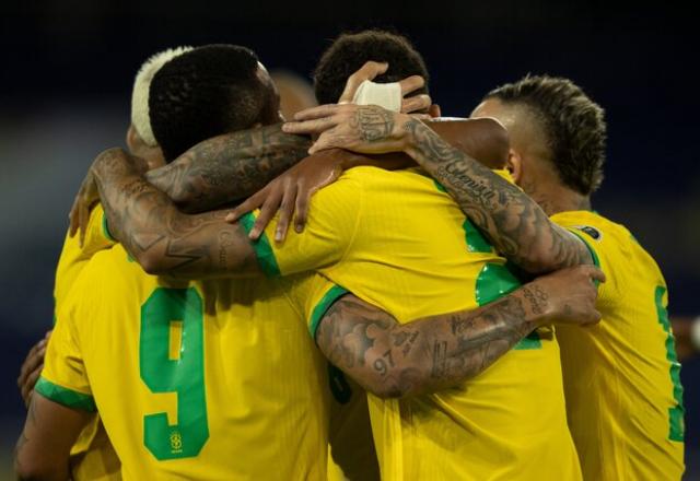 Jogadores do Brasil comemoram vitória sobre o Peru