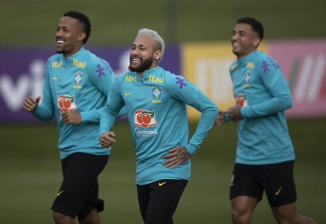 Seleção brasileira faz treino tático fechado na Granja Comary