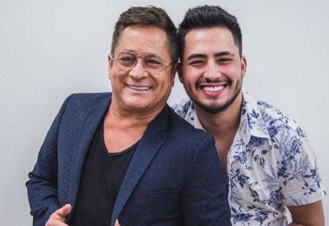 Matheus Vargas ao lado do pai, Leonardo