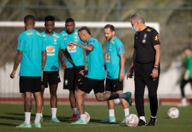 Tite em treino da seleção