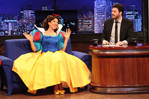 De Branca de Neve, Marília Gabriela luta com Danilo Gentili
